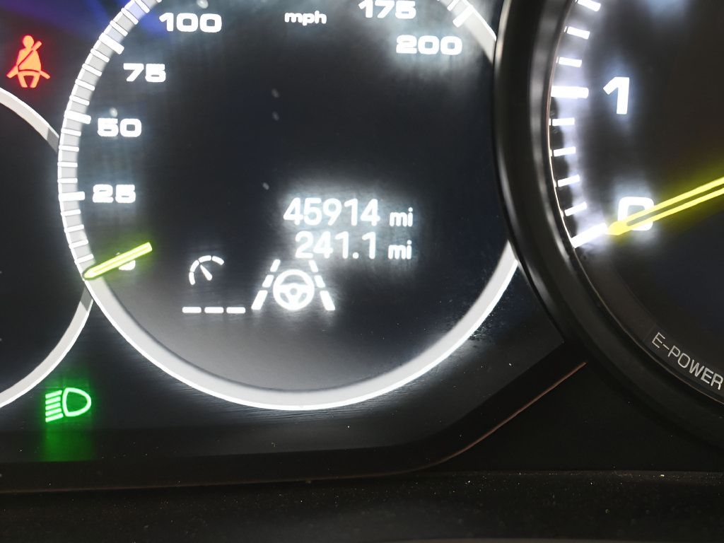 Certified 2022 Porsche Cayenne Turbo S AWD/4WD image 19