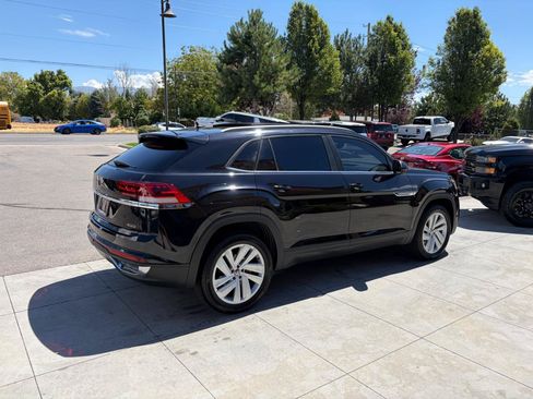 Used 2020 Volkswagen Atlas Cross Sport SE w/ Panoramic Sunroof Package AWD/4WD image 26