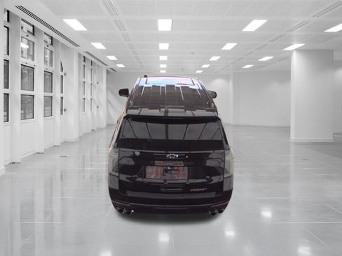 Used 2025 Chevrolet Suburban RST w/ Comfort Package RWD image 3