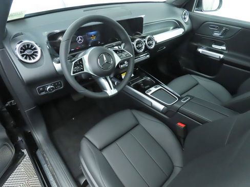 Certified 2025 Mercedes-Benz GLB 250 GLB 250 image 9