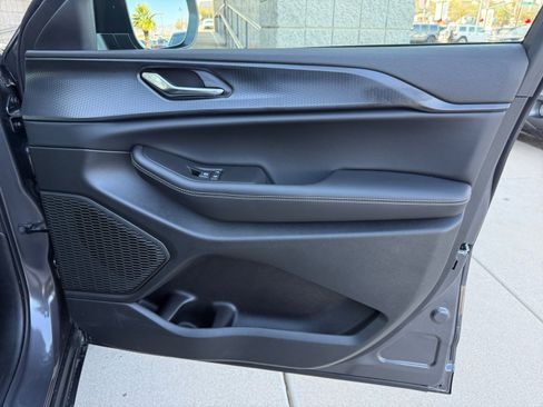 New 2025 Jeep Grand Cherokee Laredo X w/ Luxury Tech Group I image 29