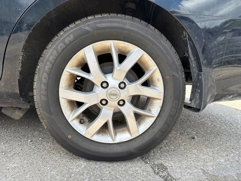 Used 2015 Nissan Versa SV w/ SV Appearance Package FWD image 16