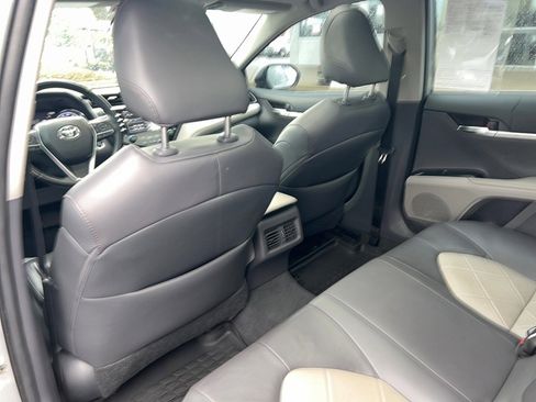 Used 2019 Toyota Camry XLE image 21