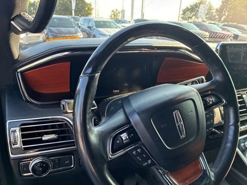 Used 2018 Lincoln Navigator L Reserve w/ Technology Package AWD/4WD image 18