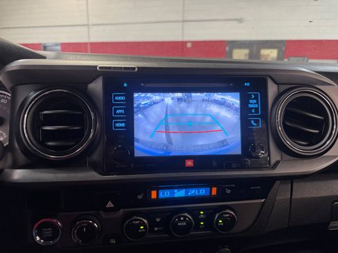 Used 2019 Toyota Tacoma TRD Pro AWD/4WD image 29