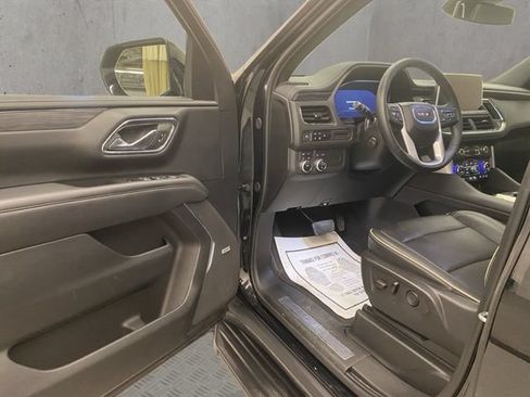Used 2024 GMC Yukon SLT w/ SLT Luxury Package AWD/4WD image 20