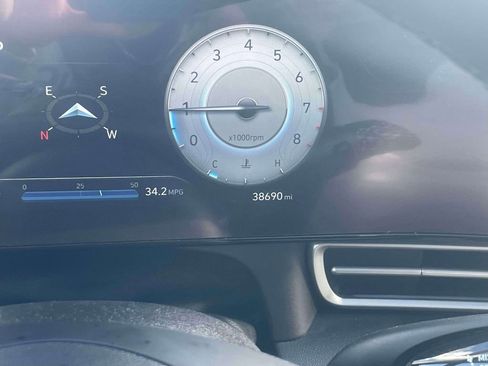 Used 2023 Hyundai Elantra Limited w/ Cargo Package image 26