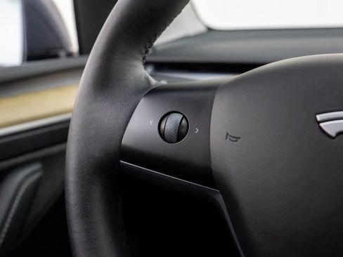 Used 2023 Tesla Model Y Long Range image 20