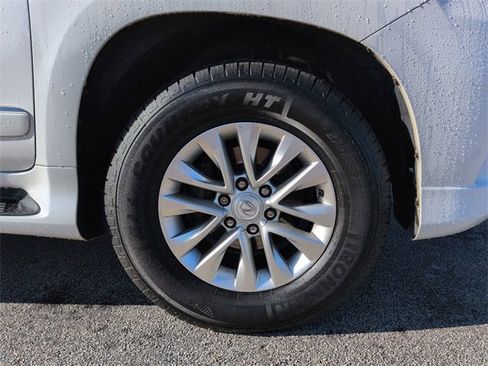 Used 2015 Lexus GX 460 w/ Premium Package image 10