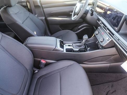 New 2026 Hyundai Tucson SE image 18