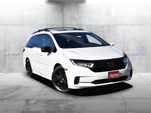 Used 2024 Honda Odyssey Sport image 2