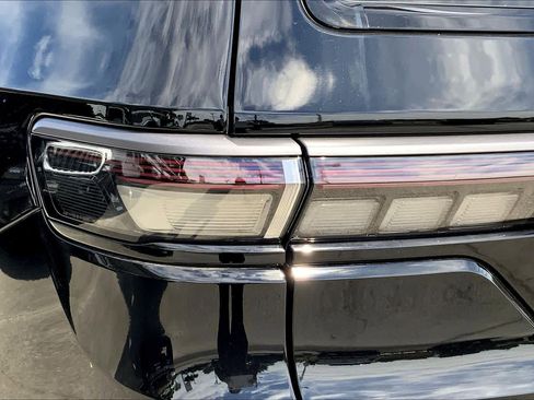 New 2026 Jeep Grand Wagoneer L Limited AWD/4WD image 11