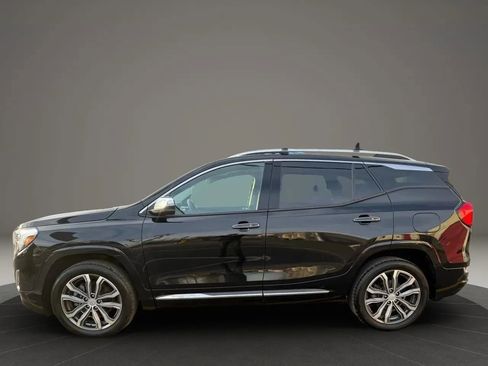 Used 2018 GMC Terrain Denali w/ Comfort Package image 8