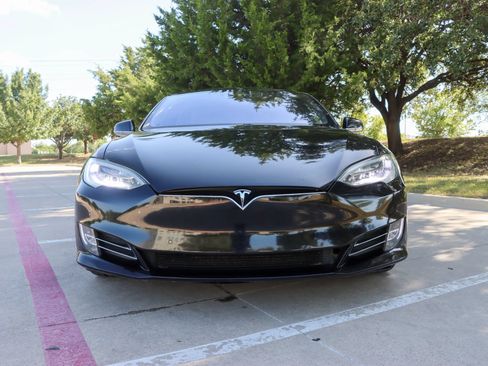 Used 2018 Tesla Model S 100D AWD/4WD image 2