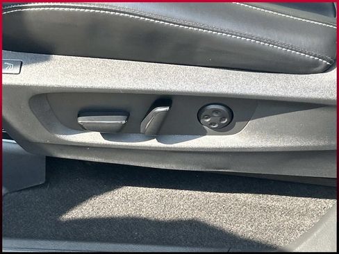 Used 2023 INFINITI QX60 Sensory w/ Cargo Package FWD image 18