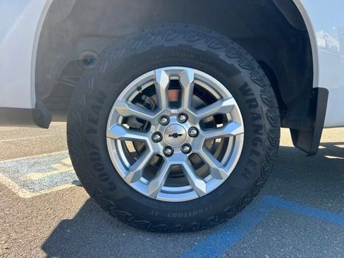 Used 2023 Chevrolet Silverado 1500 RST w/ Convenience Package II AWD/4WD image 6