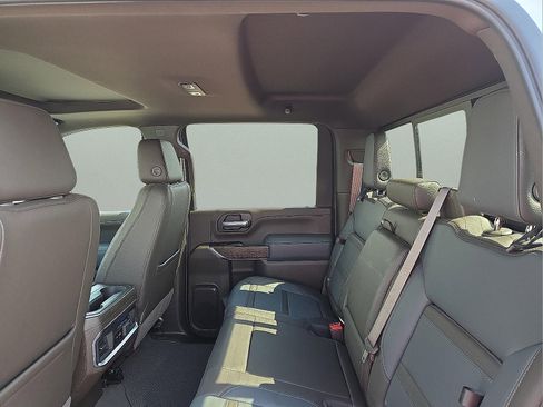 Used 2022 GMC Sierra 2500 Denali w/ Denali Ultimate Package AWD/4WD image 10