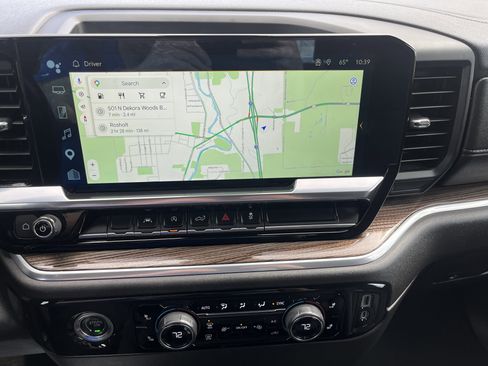 Used 2022 Chevrolet Silverado 1500 LT AWD/4WD image 24