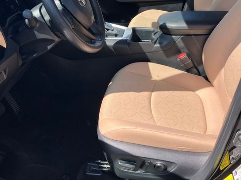 Used 2025 Toyota RAV4 XLE FWD image 8