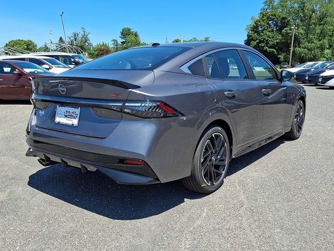 New 2026 Nissan Sentra SR w/ SR Premium Package FWD image 7