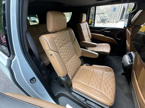 Used 2021 Cadillac Escalade ESV Sport image 43