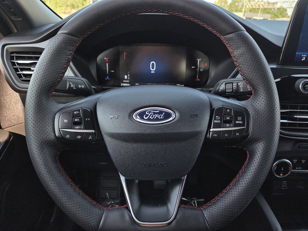 Used 2025 Ford Escape ST-Line Select AWD/4WD image 25