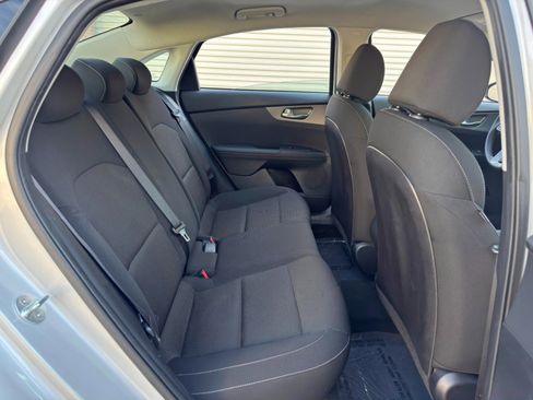 Used 2021 Kia Forte LXS FWD image 30