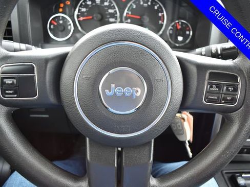 Used 2011 Jeep Liberty Sport AWD/4WD image 5