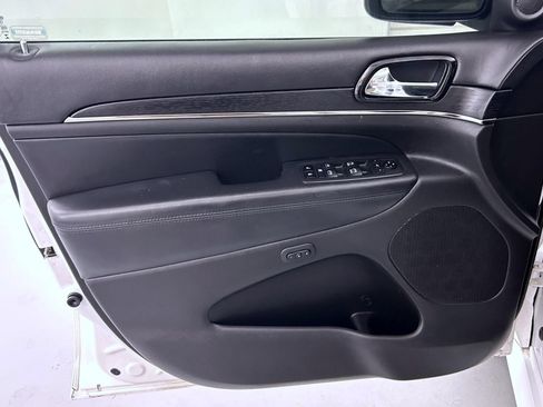 Used 2020 Jeep Grand Cherokee High Altitude AWD/4WD image 9