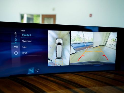 Used 2025 Cadillac Escalade ESV Sport Platinum w/ LPO, ONYX Package RWD image 38