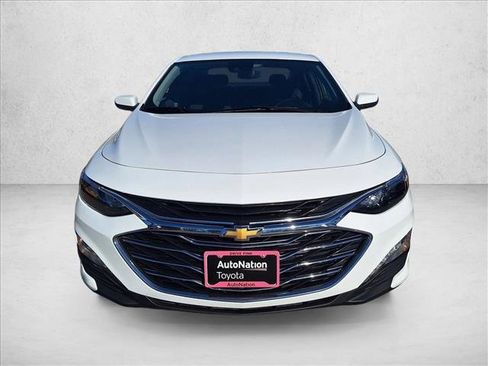 Used 2024 Chevrolet Malibu LT image 2