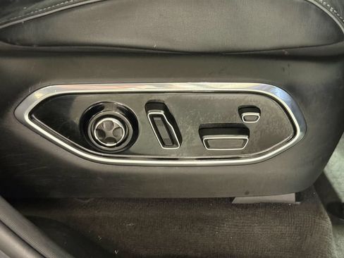 Used 2021 Jeep Grand Cherokee L Overland w/ Luxury Tech Group IV RWD image 24