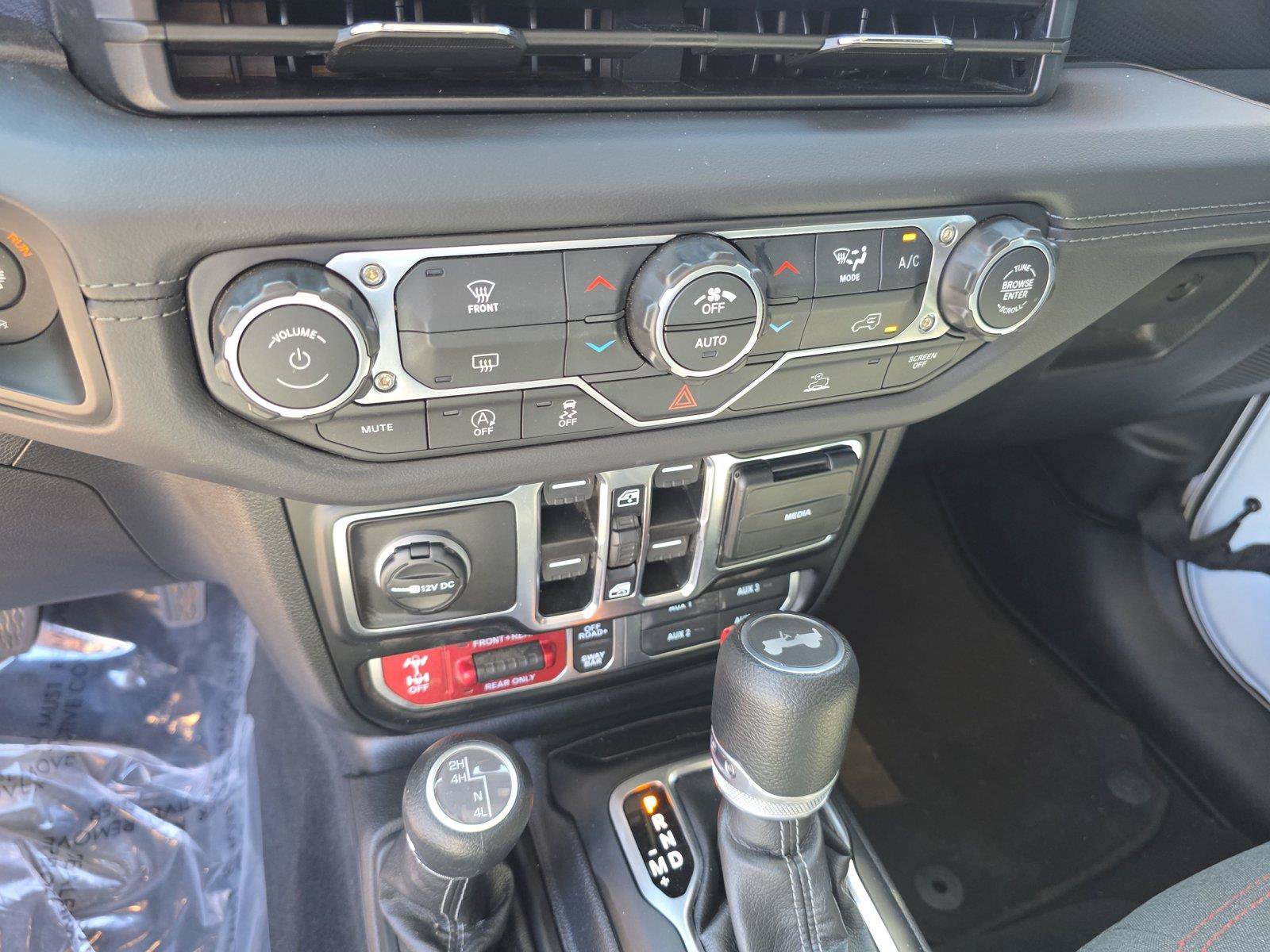 Used 2026 Jeep Wrangler Unlimited Rubicon AWD/4WD image 26