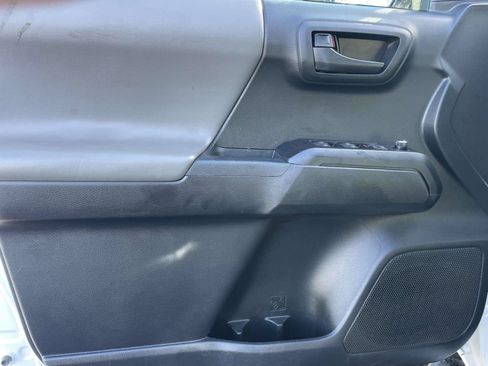 Used 2018 Toyota Tacoma SR w/ SR Convenience Package AWD/4WD image 14