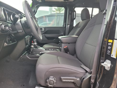 Used 2023 Jeep Wrangler Unlimited Sport AWD/4WD image 16