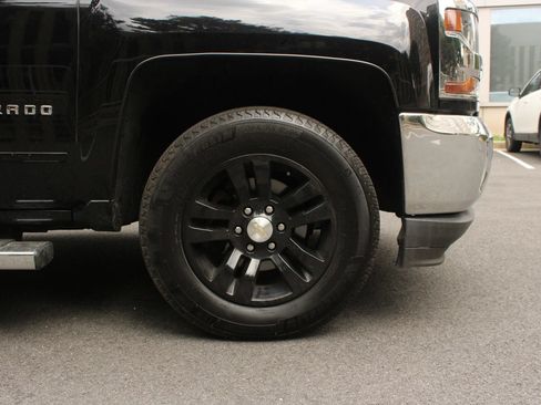 Used 2018 Chevrolet Silverado 1500 LT w/ All Star Edition AWD/4WD image 4