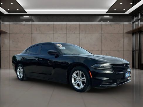 Used 2019 Dodge Charger SXT RWD image 7