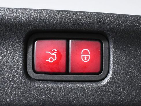 Certified 2023 Mercedes-Benz C 300 4MATIC Sedan image 36