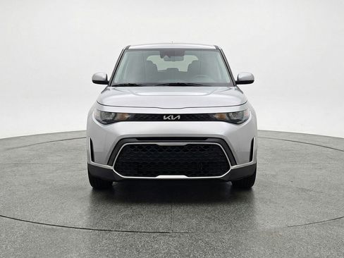 Used 2025 Kia Soul LX w/ LX Technology Package FWD image 2