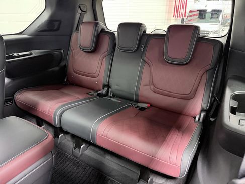 Used 2025 INFINITI QX80 Autograph w/ Premium Cargo Package AWD/4WD image 39