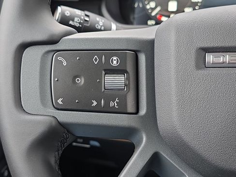 New 2026 Land Rover Defender 110 X-Dynamic SE image 16