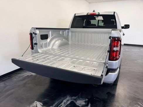 New 2026 RAM 1500 Express AWD/4WD image 7