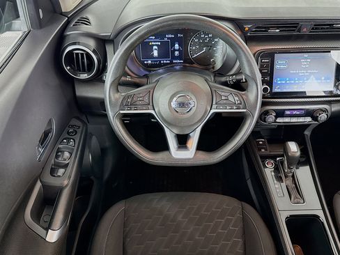 Used 2021 Nissan Kicks SV image 16