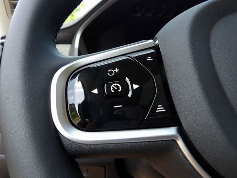 New 2025 Volvo XC90 T8 Plus w/ Protection Package Premier image 21