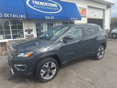 Used 2018 Jeep Compass Limited w/ Navigation Group AWD/4WD image 3