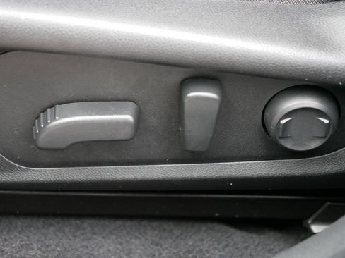 Used 2024 Subaru Crosstrek 2.0i Premium image 20