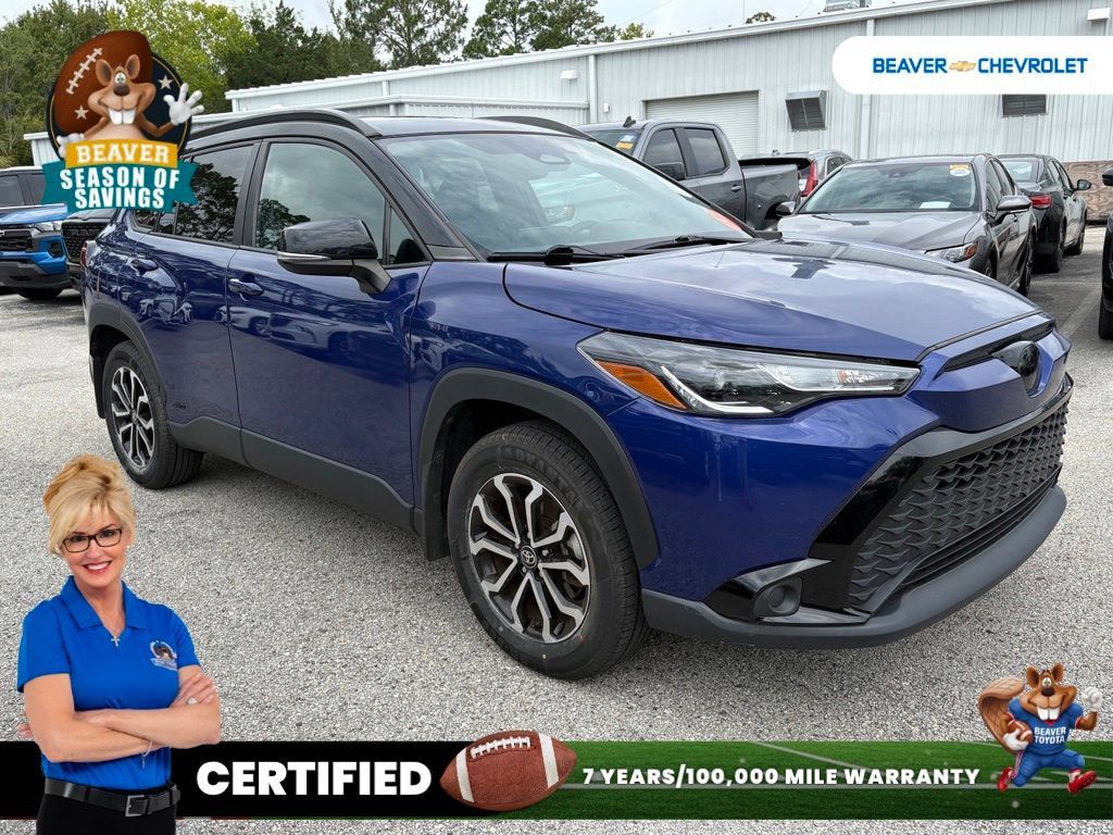 Used 2024 Toyota Corolla Cross AWD Hybrid w/ Moonroof Package image 9