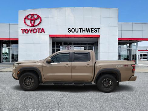 Used 2023 Nissan Frontier PRO-4X w/ Pro-4X Premium Package AWD/4WD image 3