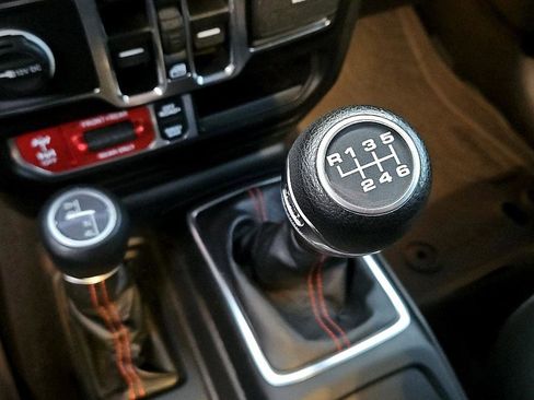 Used 2022 Jeep Gladiator Rubicon w/ LED Lighting Group image 19