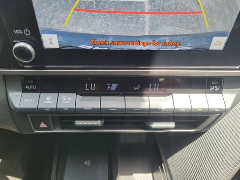Used 2025 Toyota Camry SE w/ Convenience Package FWD image 27